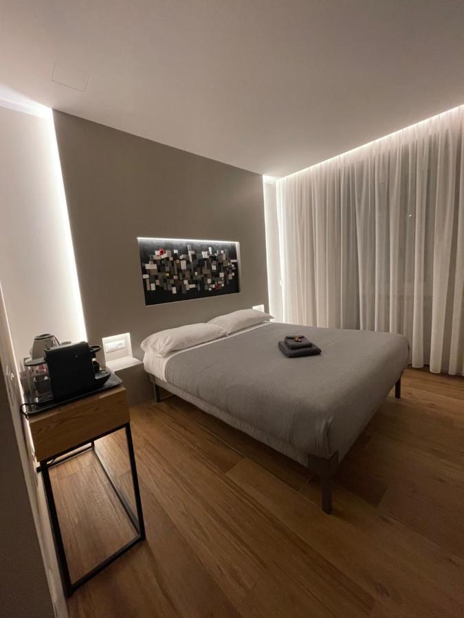 Hotel Lucrino 45 By Ale Roma Exterior foto