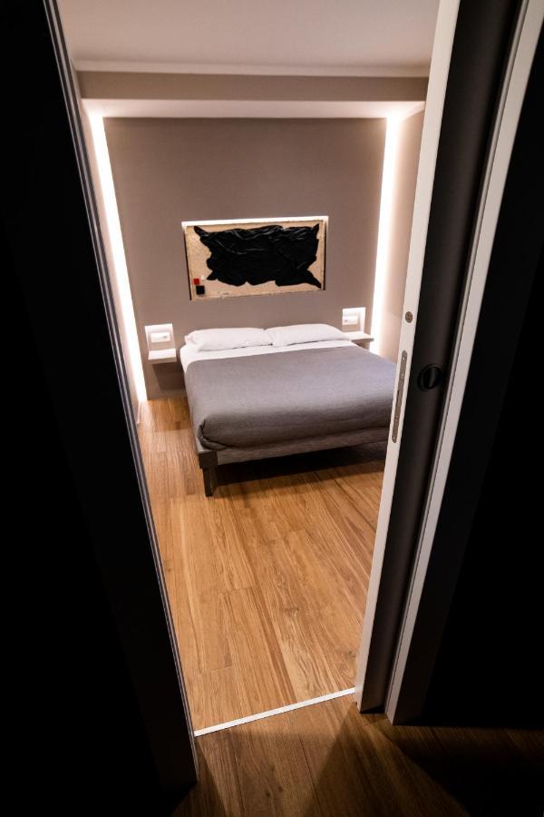 Hotel Lucrino 45 By Ale Roma Exterior foto