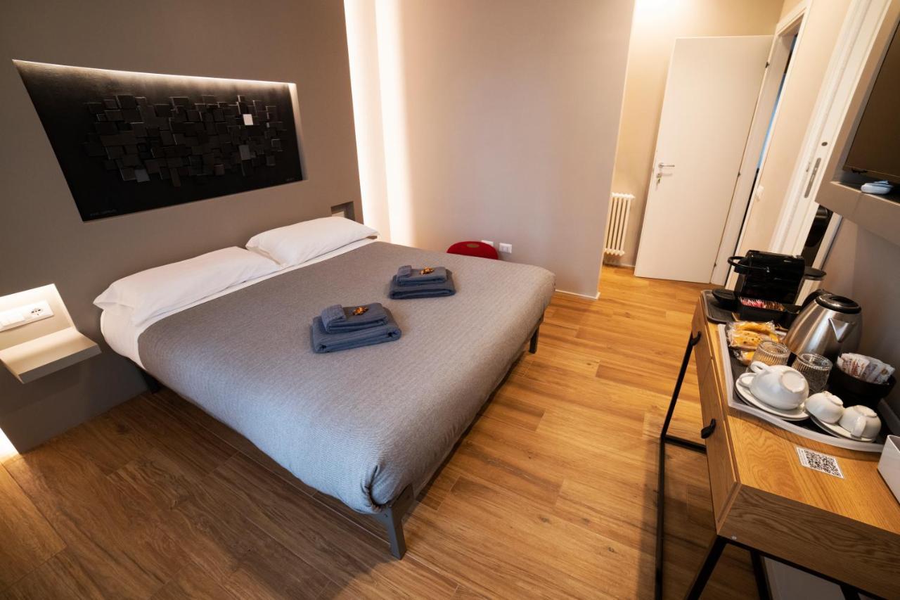 Hotel Lucrino 45 By Ale Roma Exterior foto