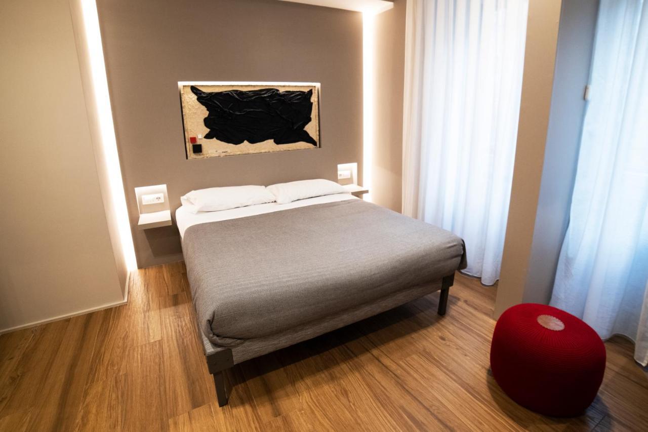 Hotel Lucrino 45 By Ale Roma Exterior foto